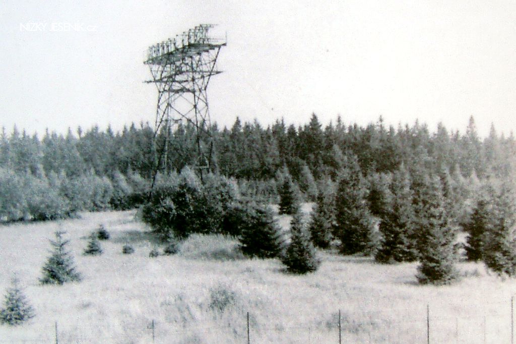 Naváděcí radiomaják Luftwaffe (reprofoto infotabule ČHMÚ).