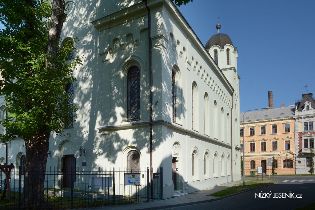 Krnovsk synagoga.