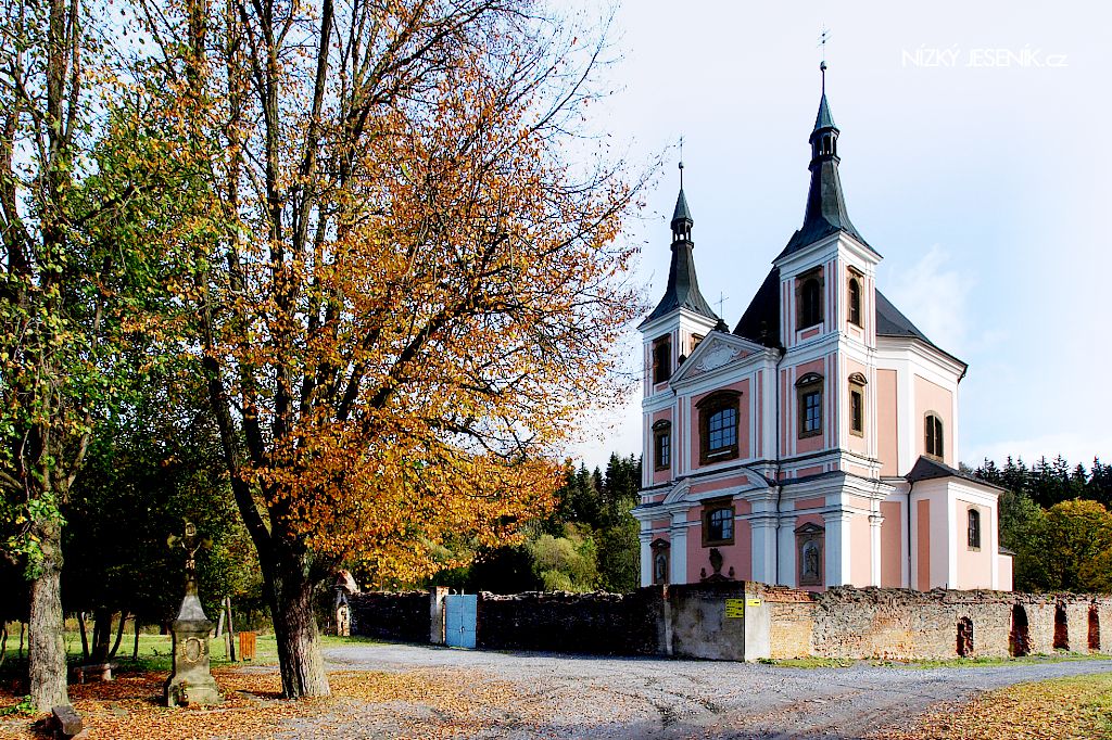 Poutn kostel sv. Jakuba Vtho a sv. Anny.